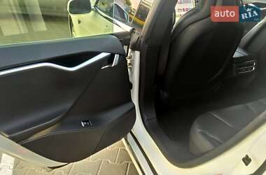 Лифтбек Tesla Model S 2016 в 