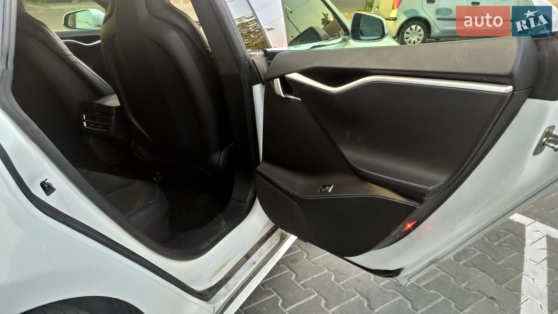 2016 Tesla Model S - мініатюра 29
