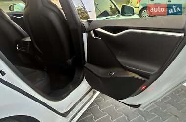 Лифтбек Tesla Model S 2016 в 