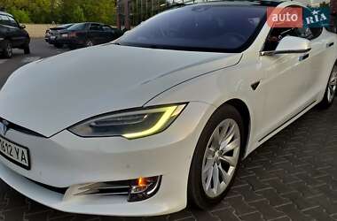 Лифтбек Tesla Model S 2016 в Виннице