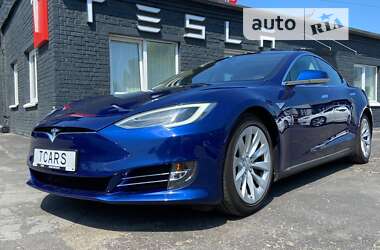 Лифтбек Tesla Model S 2015 в Киеве