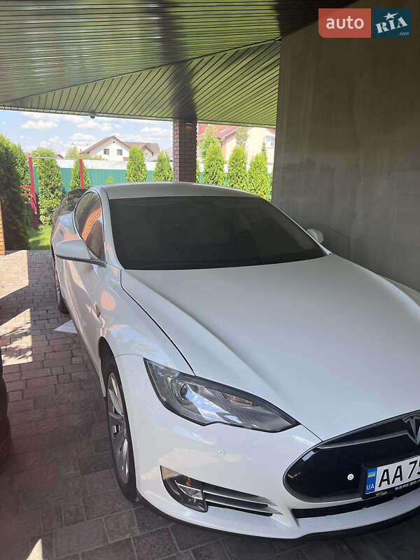 Tesla Model S 2013 Tesla Model S 2013