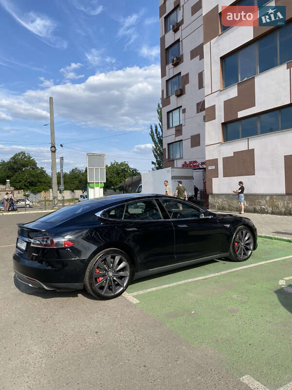 Ліфтбек Tesla Model S 2015 в Миколаєві