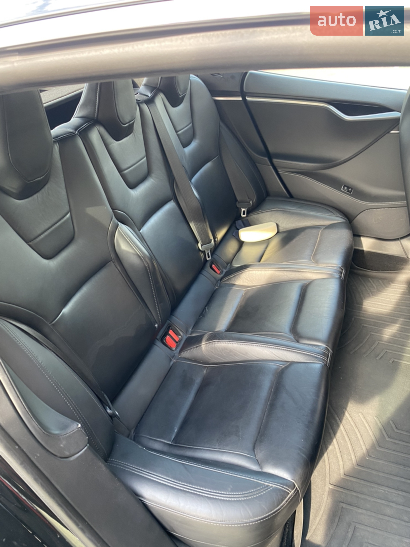 2015 Tesla Model S - мініатюра 8