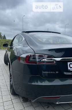 Лифтбек Tesla Model S 2014 в 