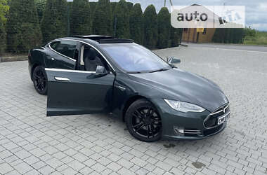 Лифтбек Tesla Model S 2014 в 