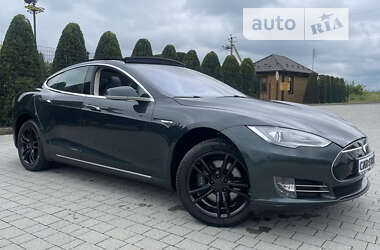 Лифтбек Tesla Model S 2014 в 