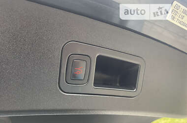 Лифтбек Tesla Model S 2014 в 