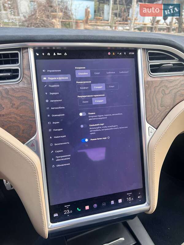 Лифтбек Tesla Model S 2016 в Николаеве