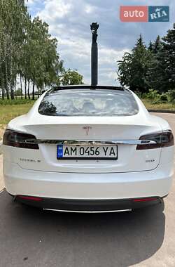 Лифтбек Tesla Model S 2015 в Житомире