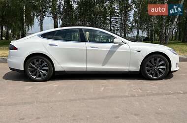 Лифтбек Tesla Model S 2015 в Житомире