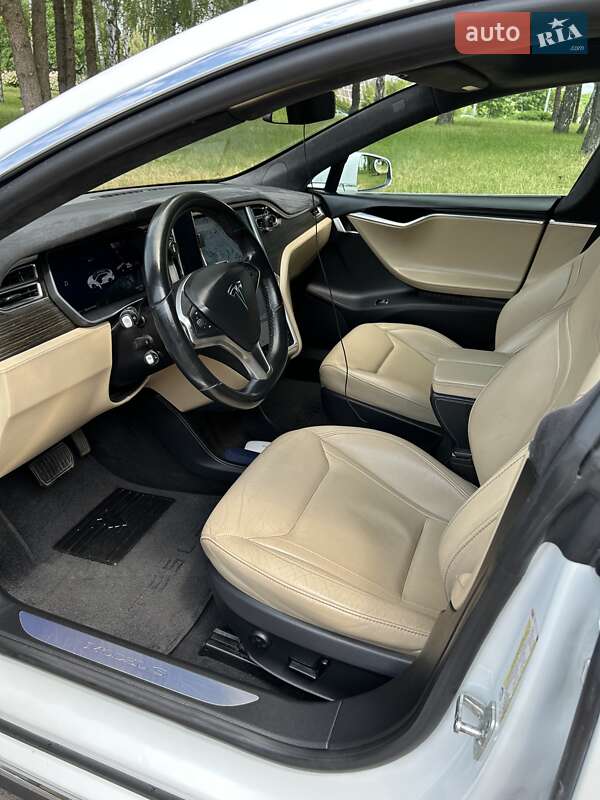 Лифтбек Tesla Model S 2015 в Житомире