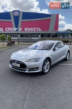 Лифтбек Tesla Model S 2015 в Запорожье