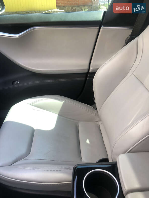 Ліфтбек Tesla Model S 2015 в Одесі