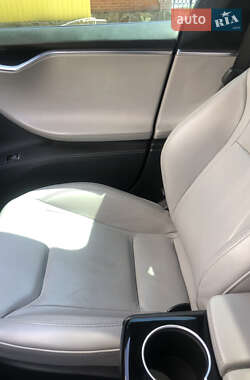 Ліфтбек Tesla Model S 2015 в 