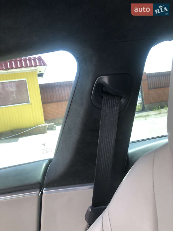 Ліфтбек Tesla Model S 2015 в Одесі