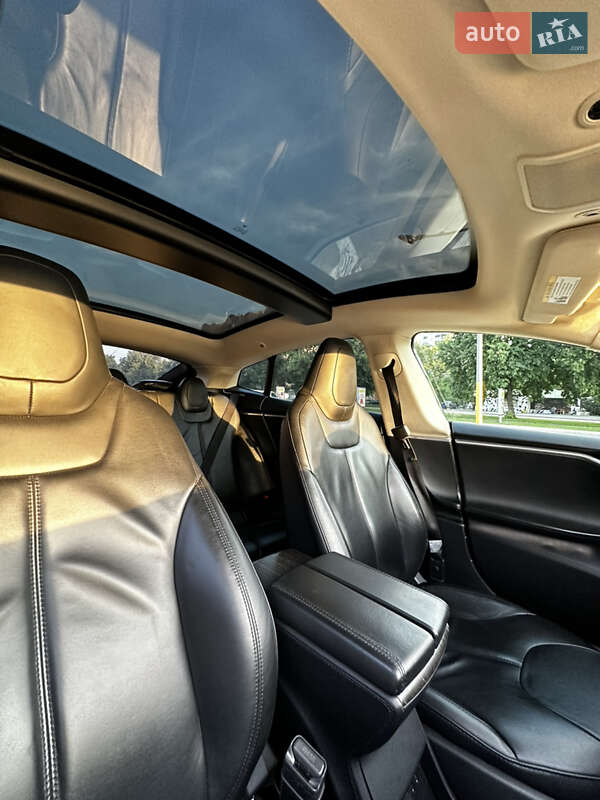 Лифтбек Tesla Model S 2013 в Киеве