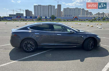 Лифтбек Tesla Model S 2018 в Киеве