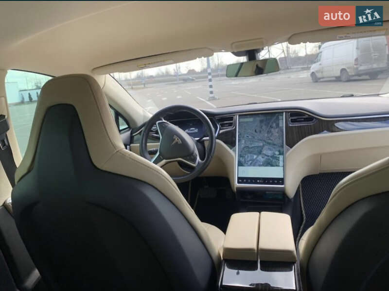 Ліфтбек Tesla Model S 2013 в Києві