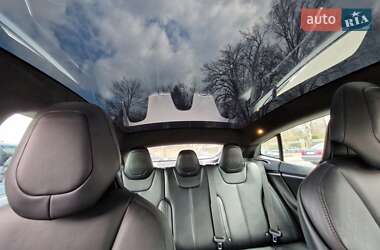 Лифтбек Tesla Model S 2017 в Виннице