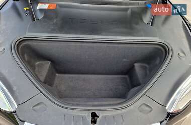 Лифтбек Tesla Model S 2017 в Виннице