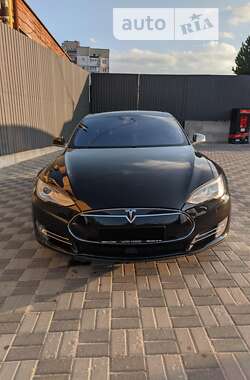 Ліфтбек Tesla Model S 2015 в Хмельницькому