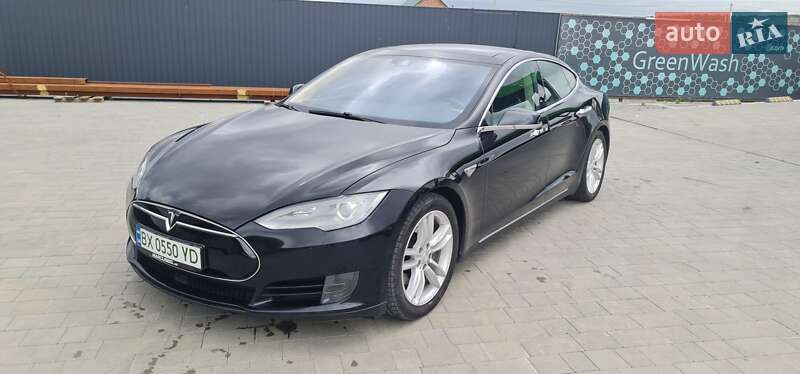 Tesla Model S 2015