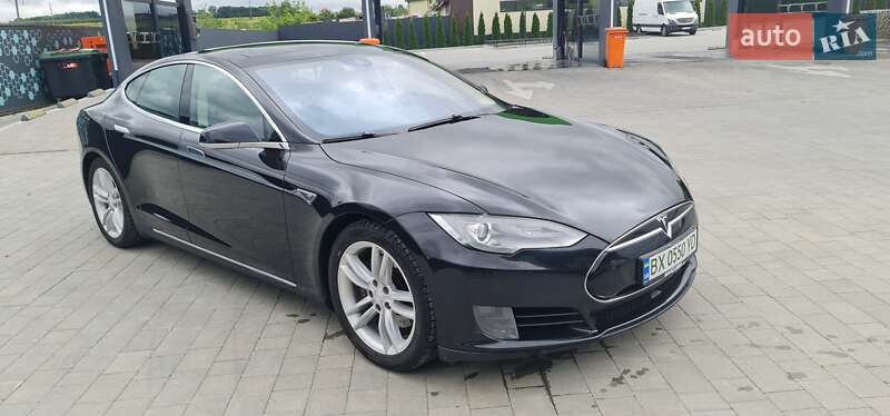 Лифтбек Tesla Model S 2015 в Каменец-Подольском