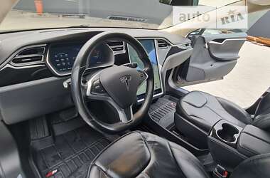 Лифтбек Tesla Model S 2015 в Каменец-Подольском