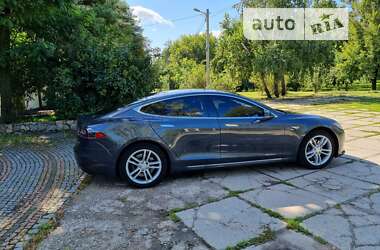 Ліфтбек Tesla Model S 2016 в Харкові