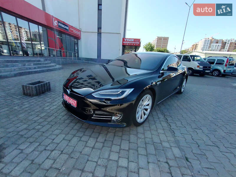 Лифтбек Tesla Model S 2017 в Хмельницком