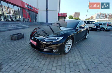 Лифтбек Tesla Model S 2017 в Хмельницком