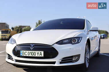 Лифтбек Tesla Model S 2014 в 