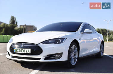Лифтбек Tesla Model S 2014 в 