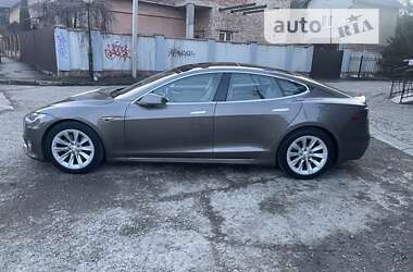 Лифтбек Tesla Model S 2016 в Ивано-Франковске