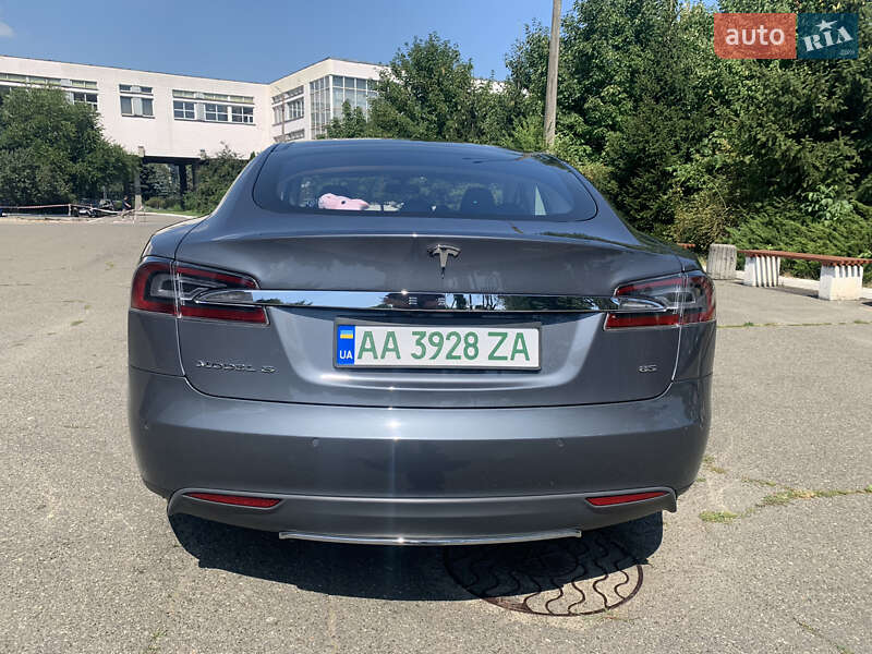 Ліфтбек Tesla Model S 2013 в Києві