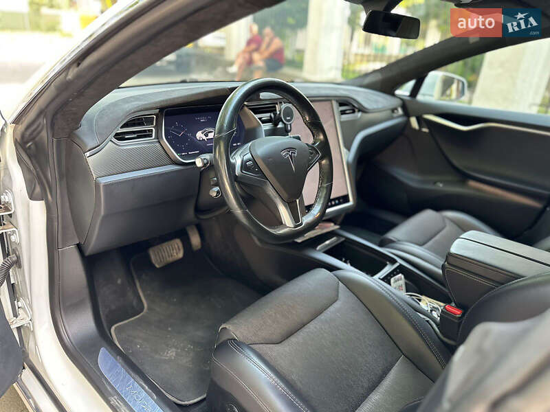 Лифтбек Tesla Model S 2017 в Каменец-Подольском фото 17 Лифтбек Tesla Model S 2017 в Каменец-Подольском