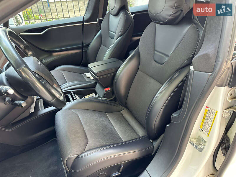 Лифтбек Tesla Model S 2017 в Каменец-Подольском
