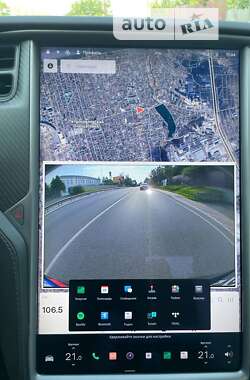 Лифтбек Tesla Model S 2017 в 