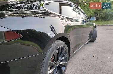 Лифтбек Tesla Model S 2014 в Буче