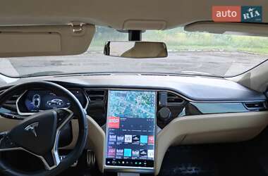 Лифтбек Tesla Model S 2014 в Буче