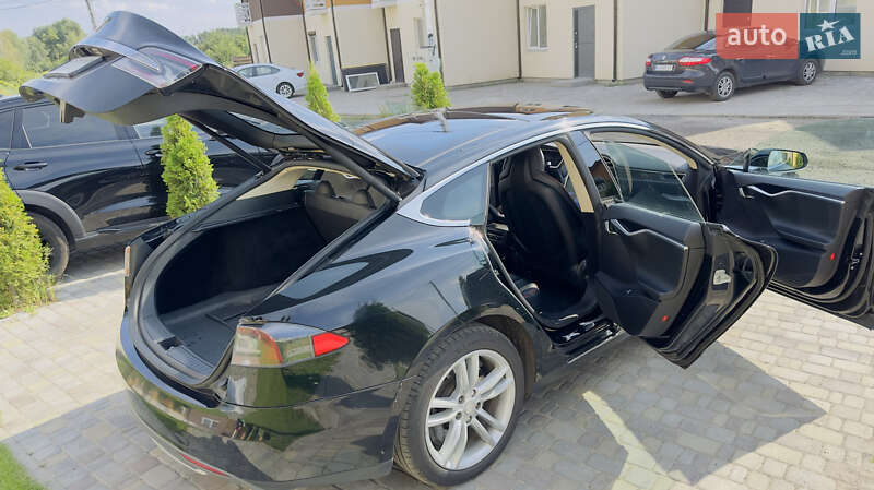 Tesla Model S 2013