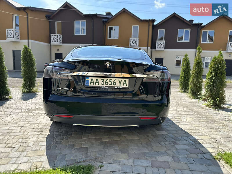 Лифтбек Tesla Model S 2013 в Киеве