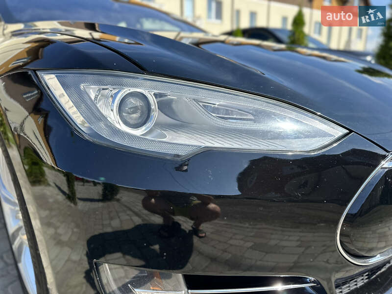 Лифтбек Tesla Model S 2013 в Киеве