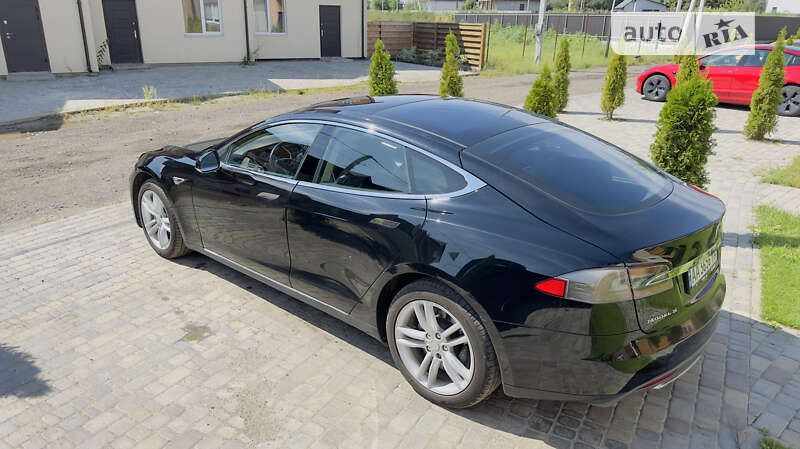 Лифтбек Tesla Model S 2013 в Киеве