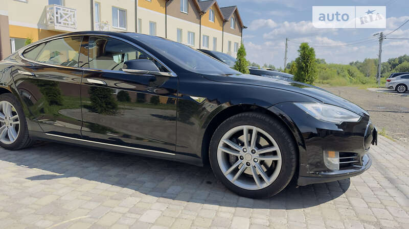 Лифтбек Tesla Model S 2013 в Киеве