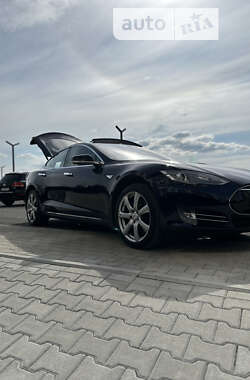 Лифтбек Tesla Model S 2015 в Ровно