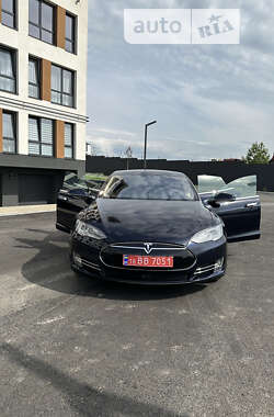 Лифтбек Tesla Model S 2015 в Ровно