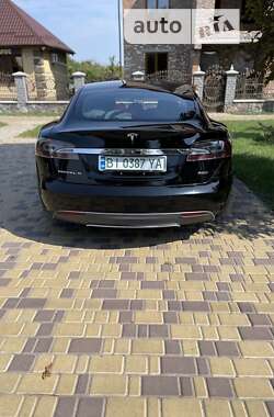 Лифтбек Tesla Model S 2015 в Глобине
