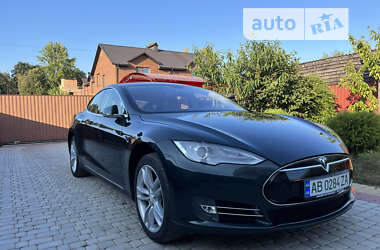 Лифтбек Tesla Model S 2013 в Виннице